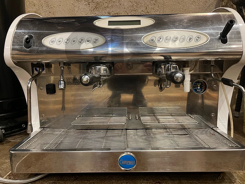 طقم ماكينة قهوة ومطحنة إيطالية احترافية للمقاهي والمطاعم ☕️