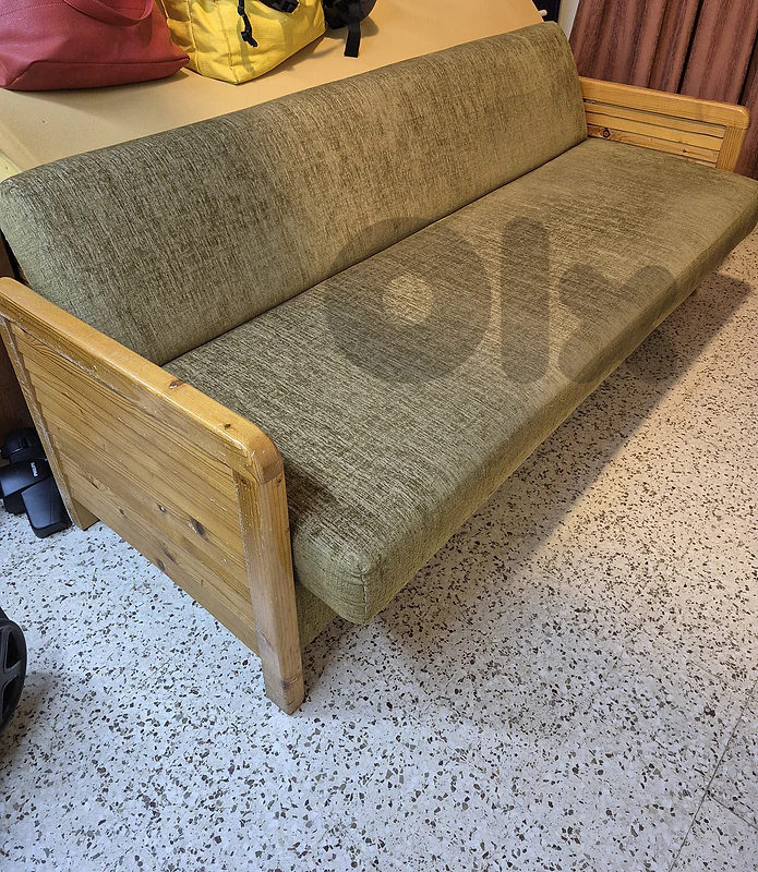 2 sofa beds with Box  صوفتين صندوق بتفتح وبتصير تخت مع 4 تكيات وفرشتين