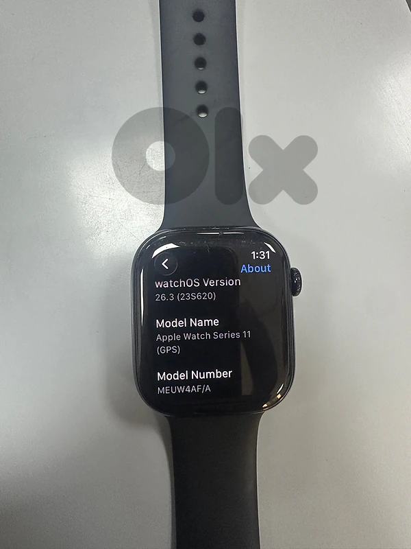 apple watch serries 11 used like new still maxed battery no scratch