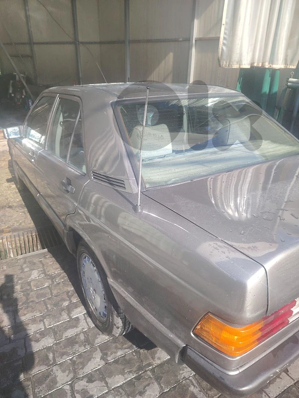 Mercedes-Benz 190 1987 190E