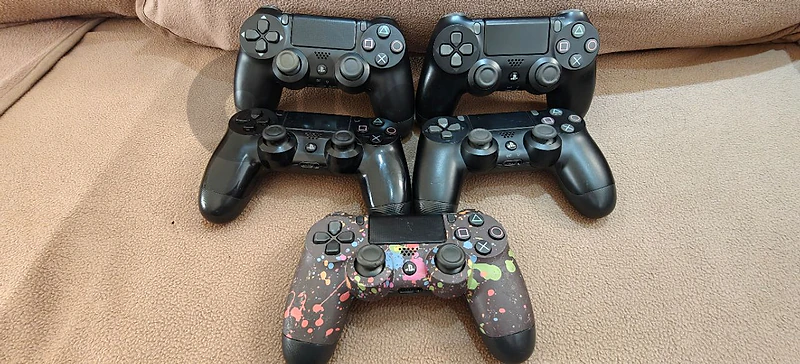 Original DualShock 4 PS4 Pro controllers