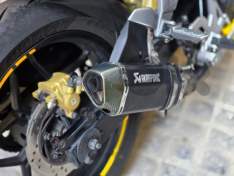 Akrapoviç Exhaust