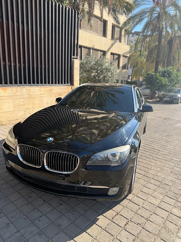 BMW 7-Series 2009 740