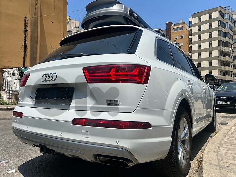 Audi Q7 2018 03088250