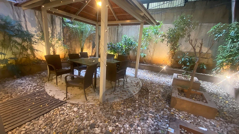 Amazing  lofty apart with large garden achrafieh sioufi