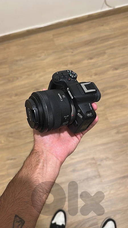 canon R50 with lens 35mm f1.8