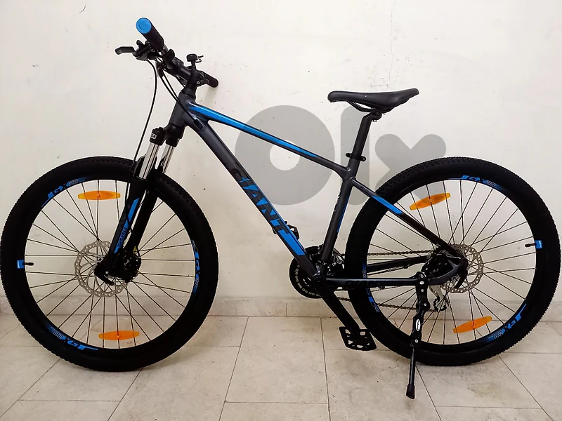 بسكليت Giant قياس 27.5