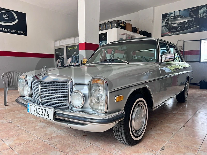 Mercedes-Benz 200 Series 1974