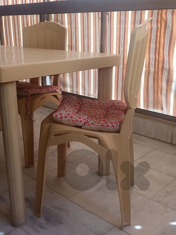Outdoor/Balcony Set: 2 Plastic Tables + 6 Chairs