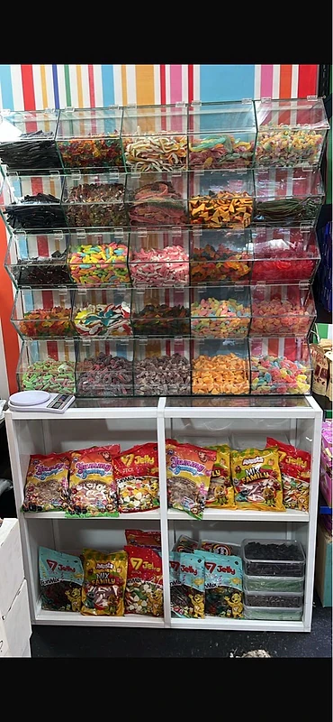 Candy & Gummy Display Stand – Complete Shop Setup