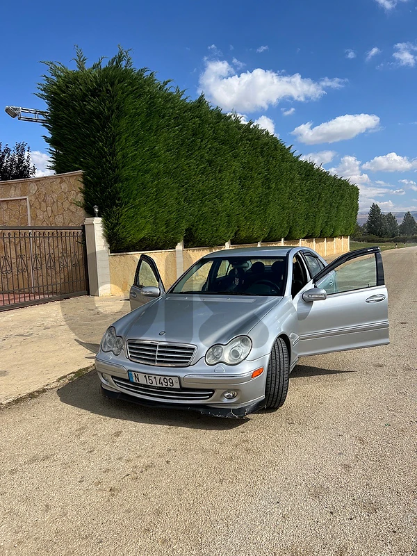 Mercedes-Benz 240/260/280 2005 78979607