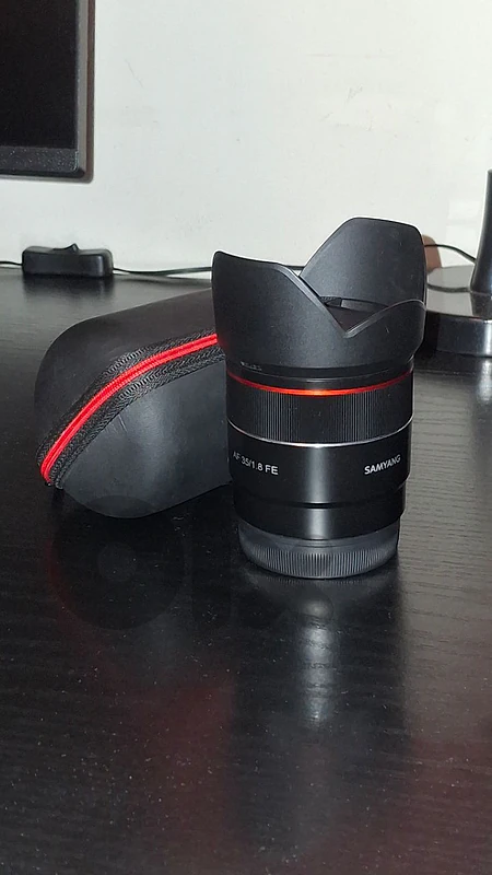 Samyang 35mm prime f/1.8 sony E mount