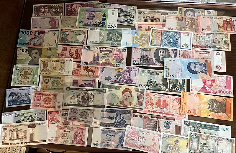 50 uncirculated banknotes