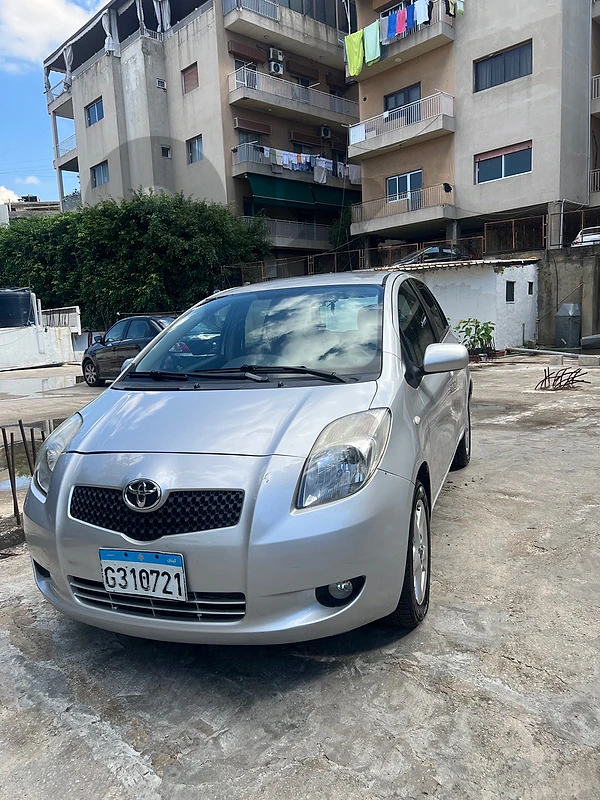 Toyota Yaris 2006 full options abs airbags jnouta screen camera