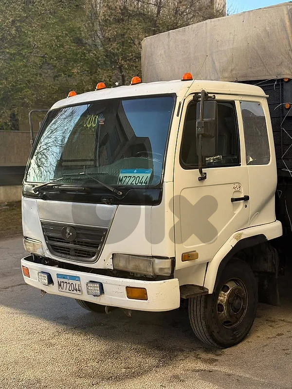 Nissan 1999