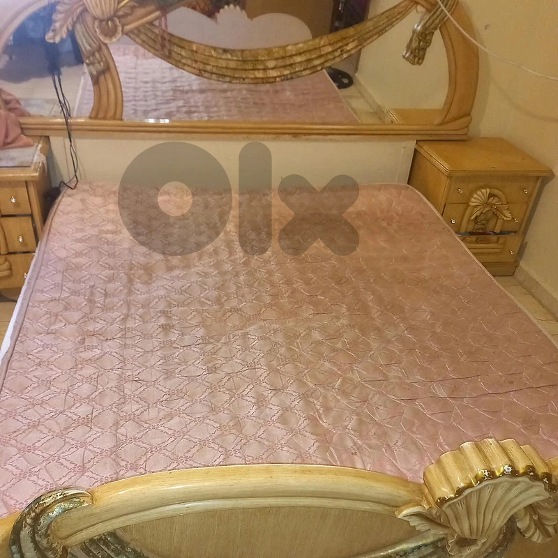 غرفة نوم  فيكن تاخدو لقطعه لبدكن ياها سعر قابل للتفاوض