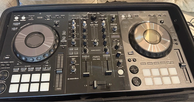 DJ Pioneer DDJ 800