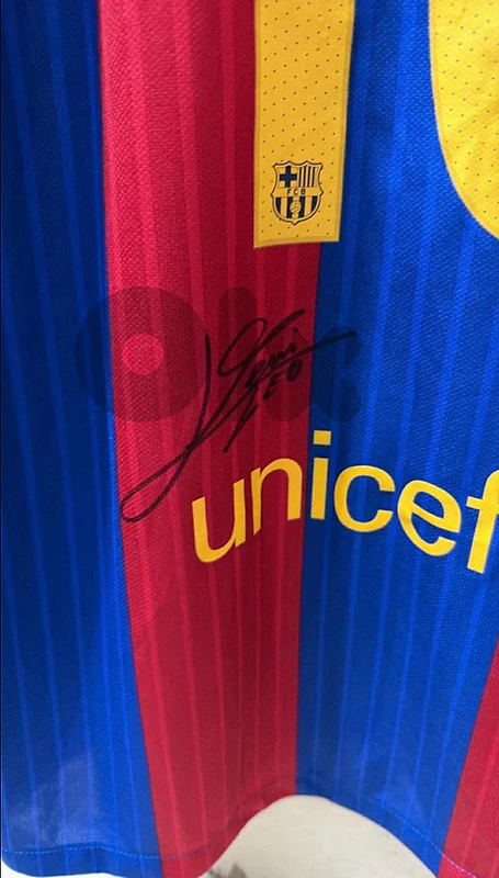 FC Barcelona Original kit Signed By Messi