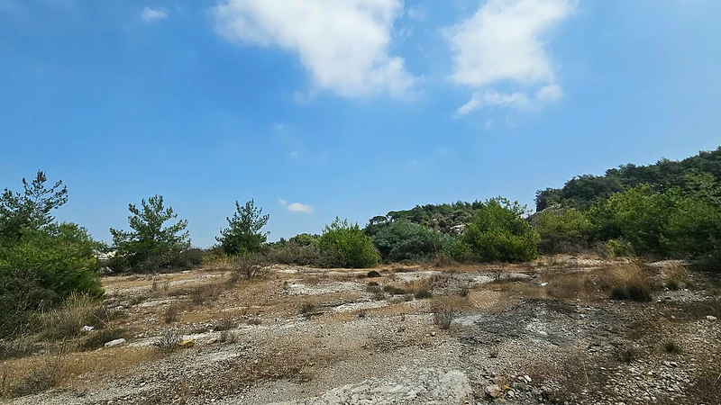 Land for Rent in Roumieh  أرض للإيجار في رومية