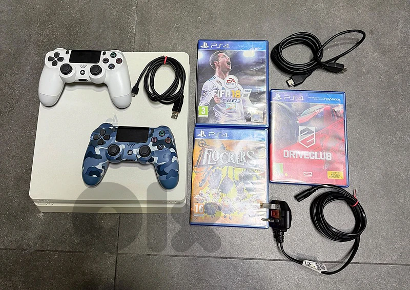 white ps4