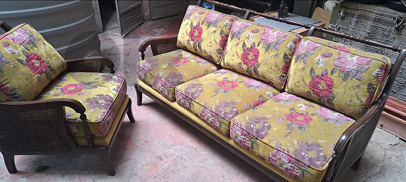 1  sofa 3 seated and 2 one seated chairs