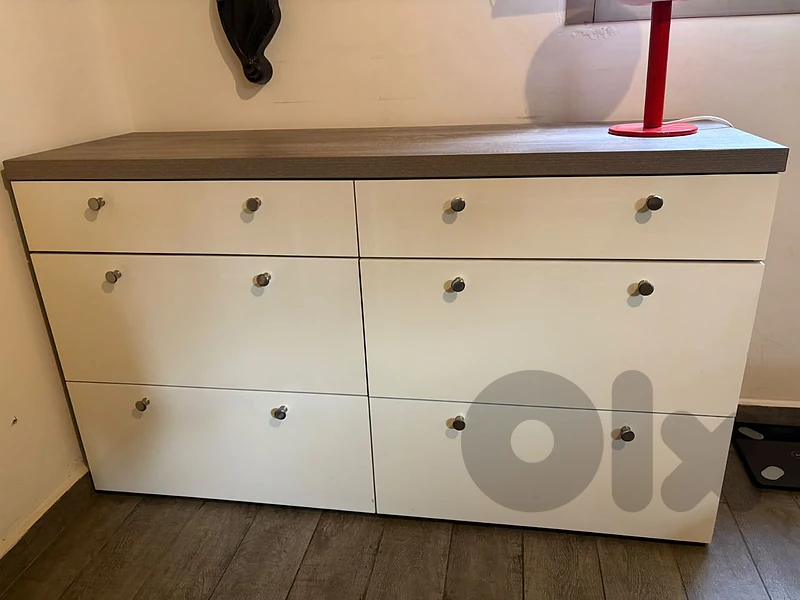side bed with mirror