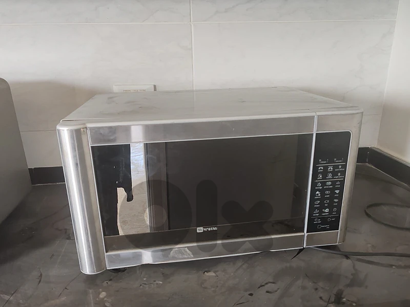 Microwave Oven – Silver – Good Condition