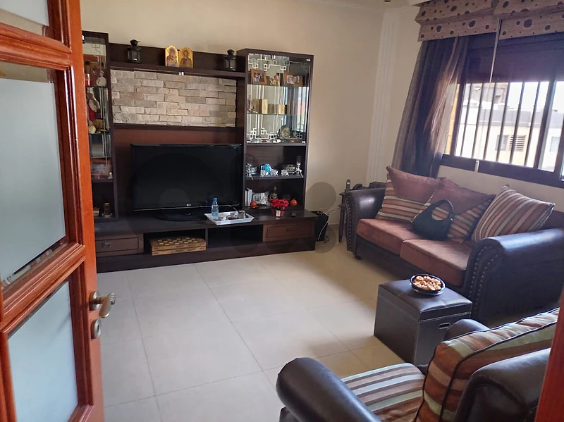 Apartment For Sale in Awkar
