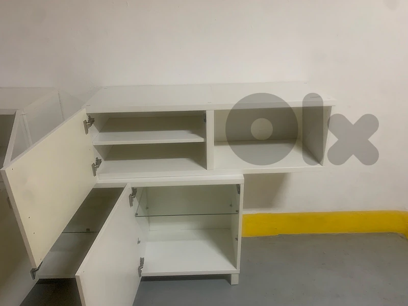 tv dressoire and 2 book shelf