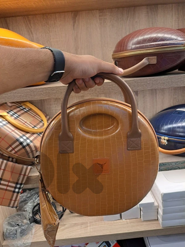 Angry bull Onyx studio 6 leather bag