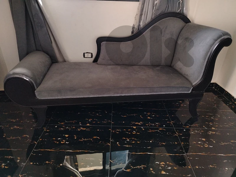 chaise lounge