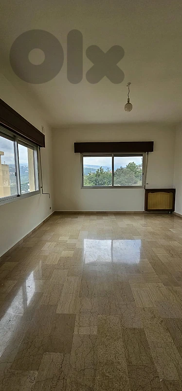 Apartment For Rent in Qornet El Hamra - شقة للإيجار في قرنة الحمراء
