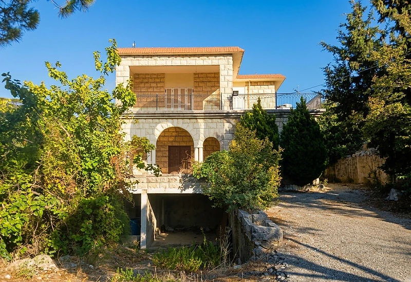 Villa fully furnished in Zan, Batroun