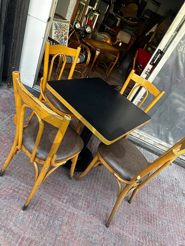 vintage set, table with 4 chairs. 190$$