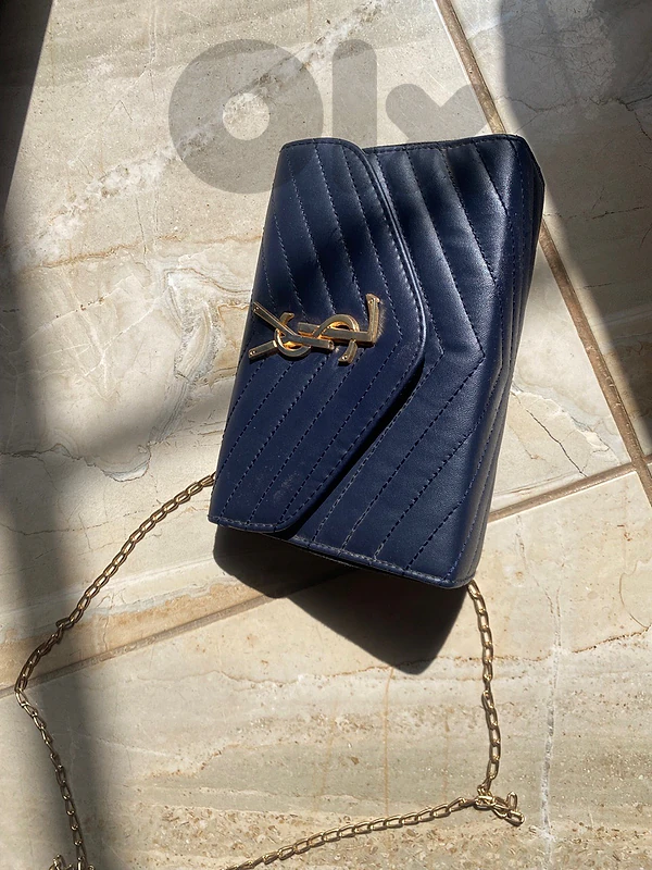 dark blue bag