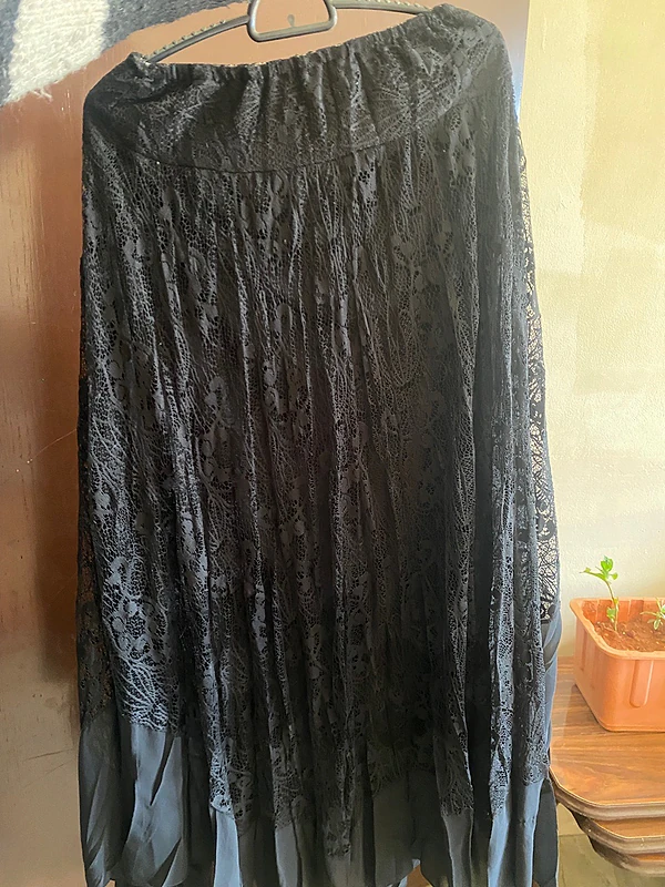 black skirt