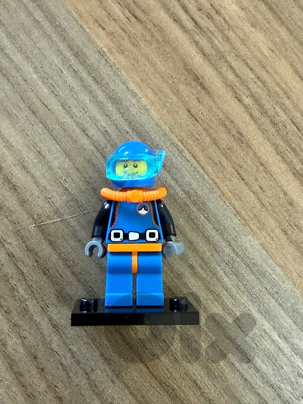 Lego Minifigure: Diver