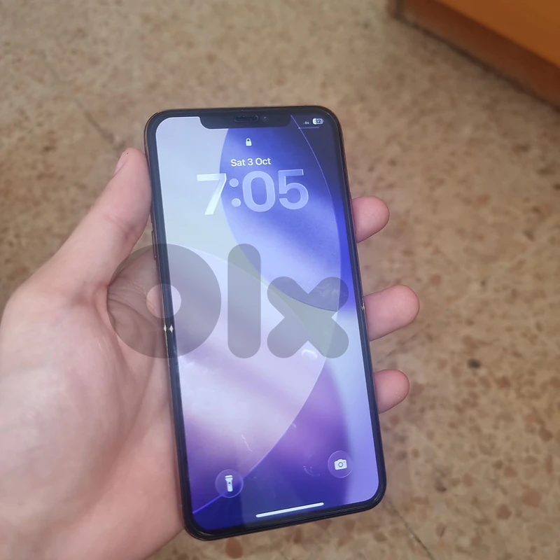 iPhone 11 pro max gold
