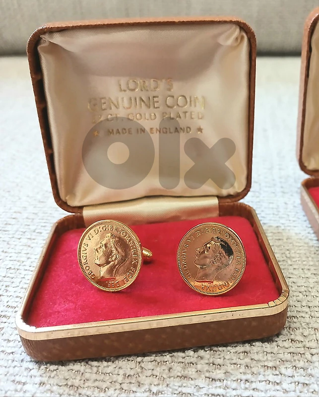 4 Boxes vintage 22 CT gold plated buttons since 1960 قديم