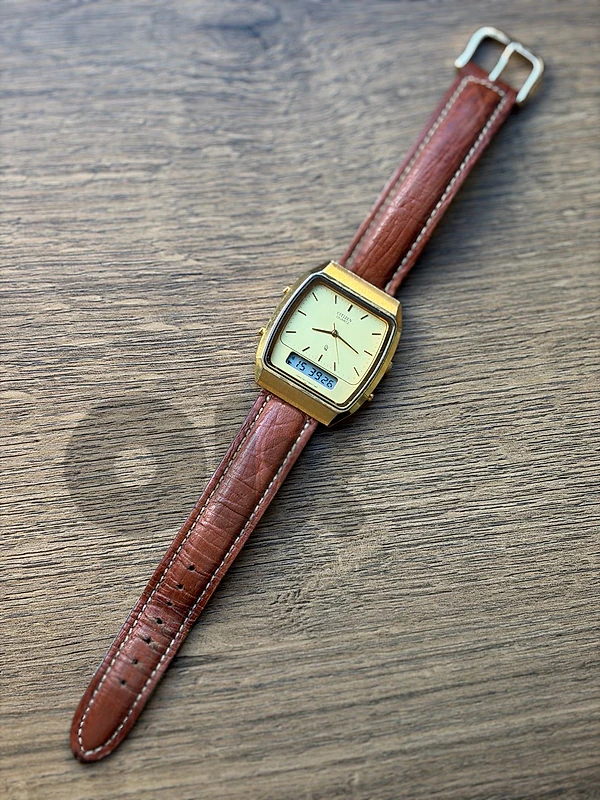 Vintage Citizen Quartz Analog - Digital Watch