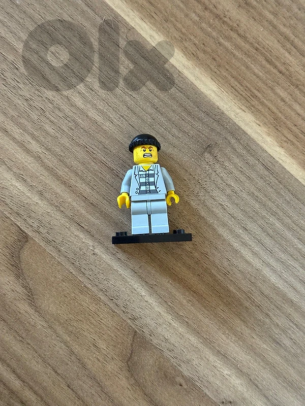 Lego Minifigure: robber