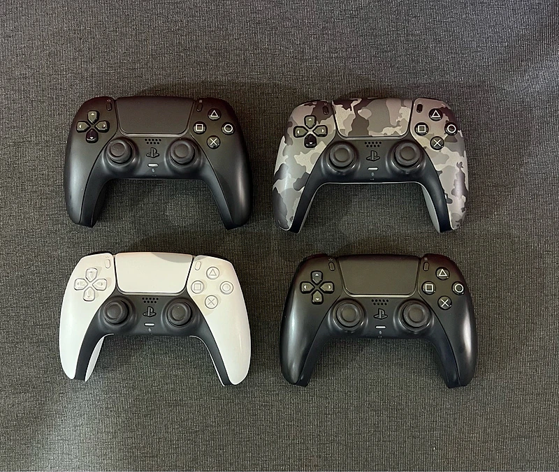 ORIGINAL pS5 Controllers