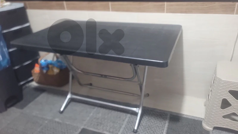 table used like new