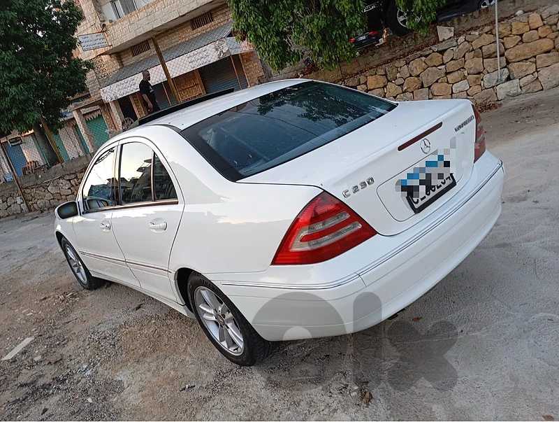 Mercedes-Benz C-Class 2004 c230