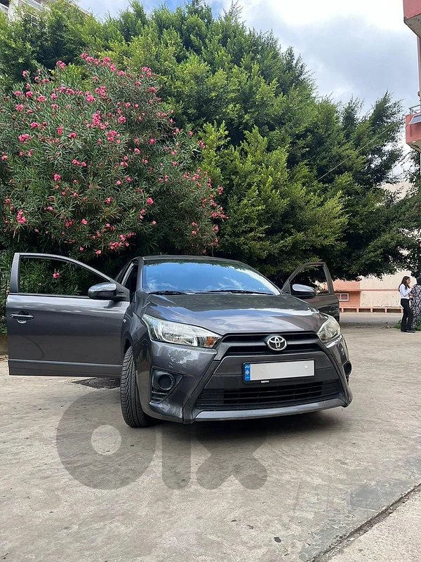 Toyota Yaris 2015 hatchback