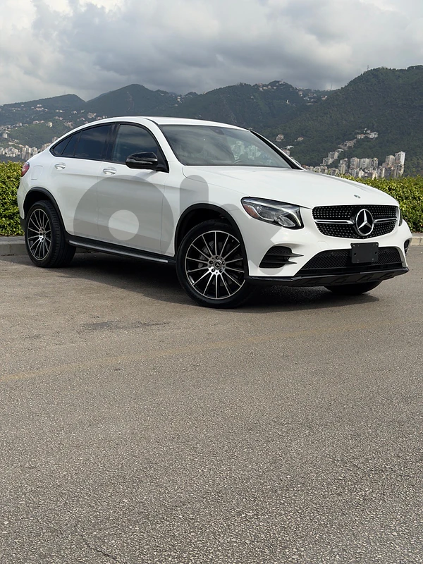 GLC 300 4 MATIC VERY LOW MILEAGE!!
