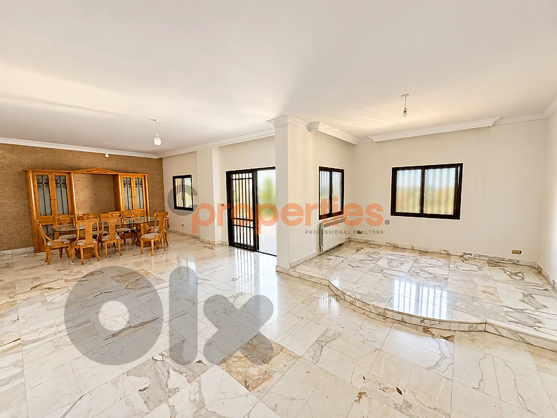 Apartment For Rent in Hazmieh - شقة للإيجار في الحازمية - CPCH87