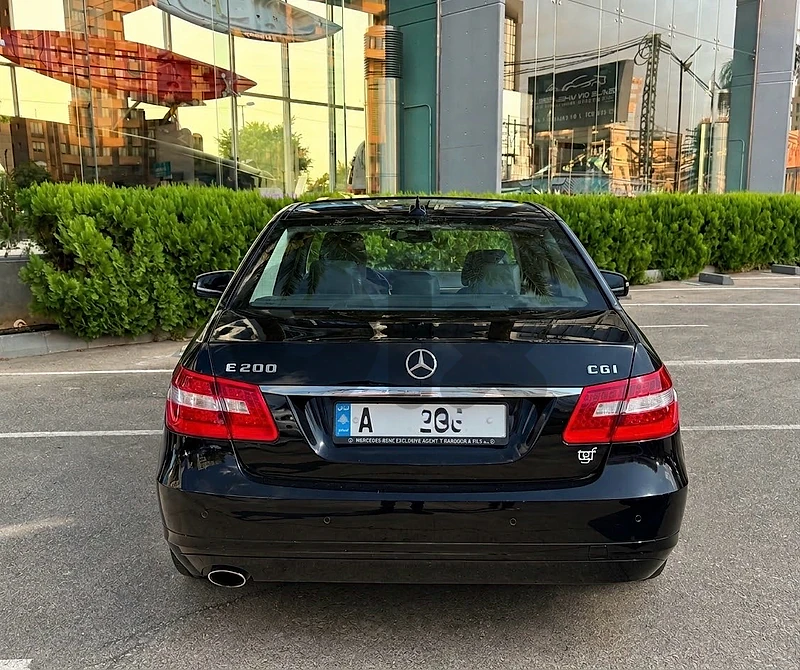 Mercedes-Benz E-Class 2011 E200  Company source 1 owner