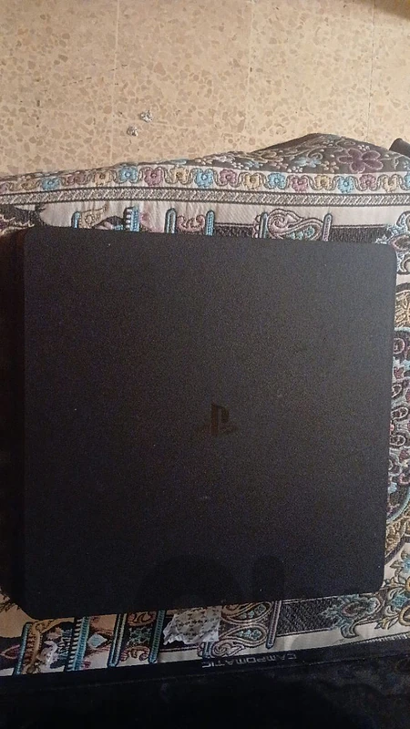 Ps4 used like new