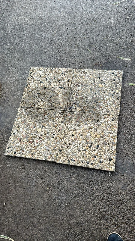 Beach Pebble Tiles - بلاط بحص بحر